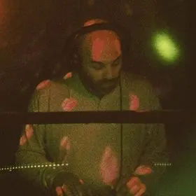 MERT TOPUZ — KiKi'de çalan DJ