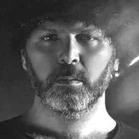 KIVANCH K — KiKi'de çalan DJ